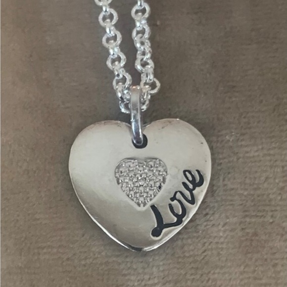 NEW! .925 sterling silver heart pendant with a diamond center LOVE neckl… - Picture 5 of 8